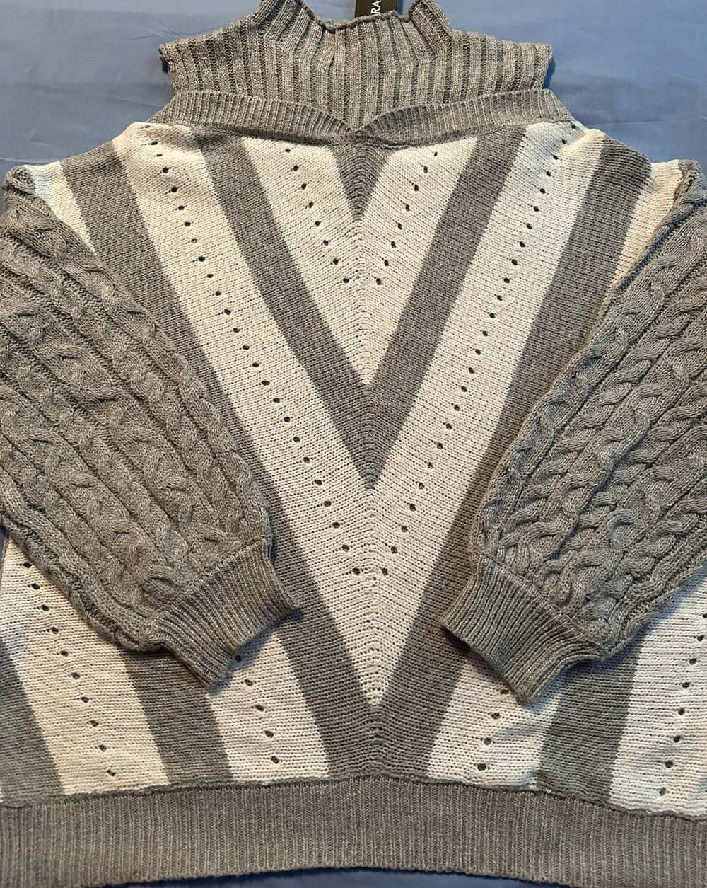 NWT - Noracora Turtleneck Sweater, Size XXL, Grey Cable Knit Open Shoulder